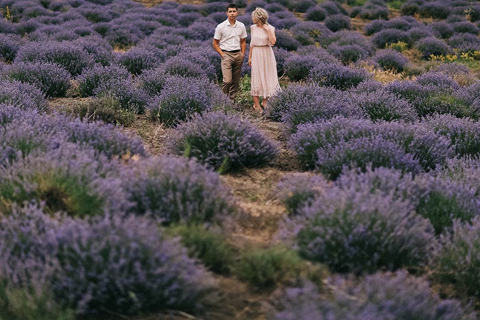 Bohemian couple in mountain weddings and the best engagement photos in Europe.