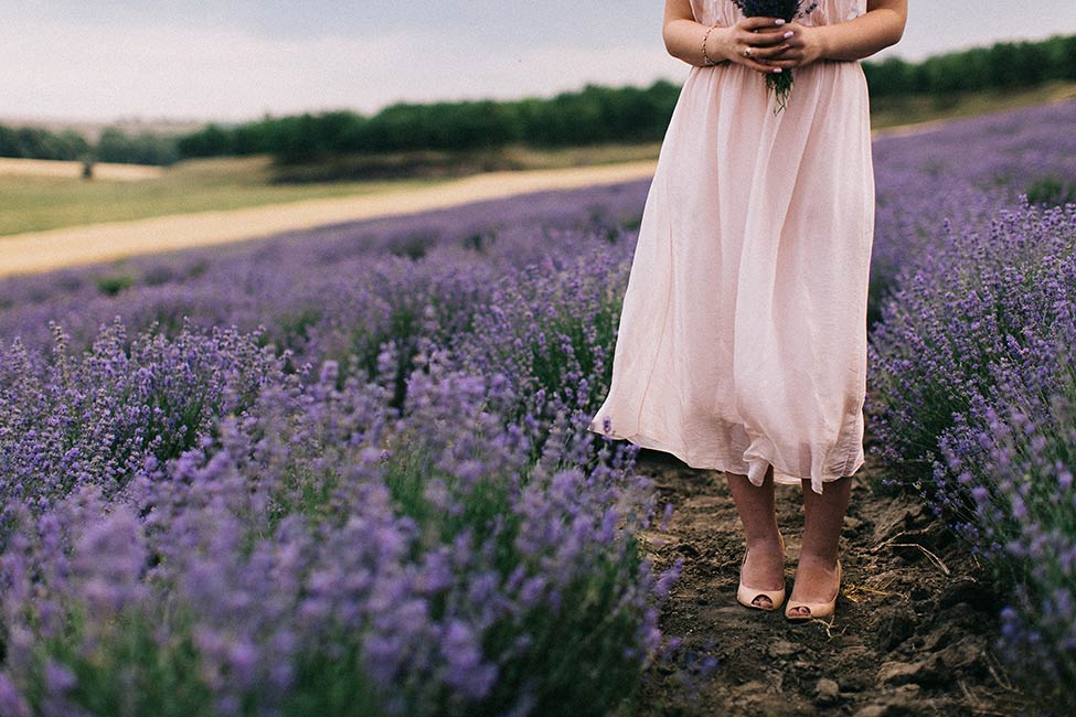 How to dress for engagement photos.