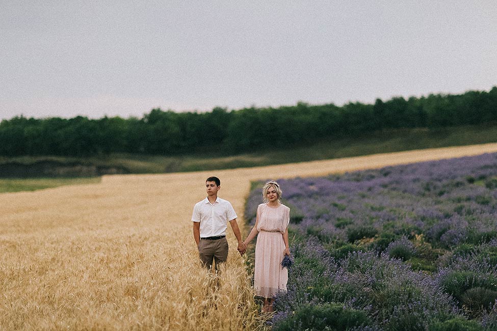 French wedding photographers serving Europe and the Americas using VSCO presets.