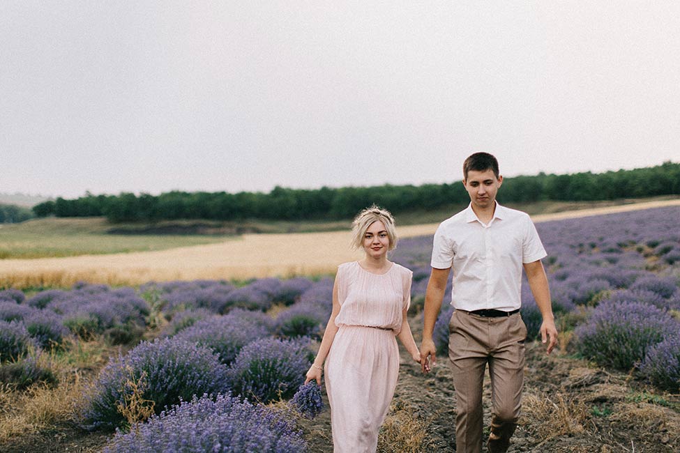 Engagement photos in the countryside of Moldova.