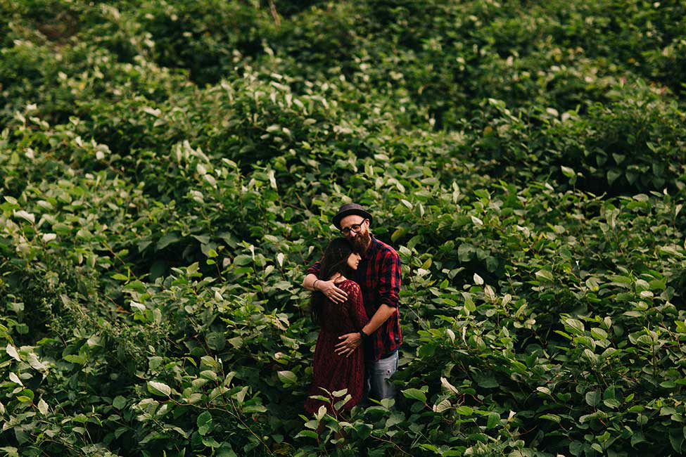 European engagement photographer takes stunning photographs of couple in Austria.